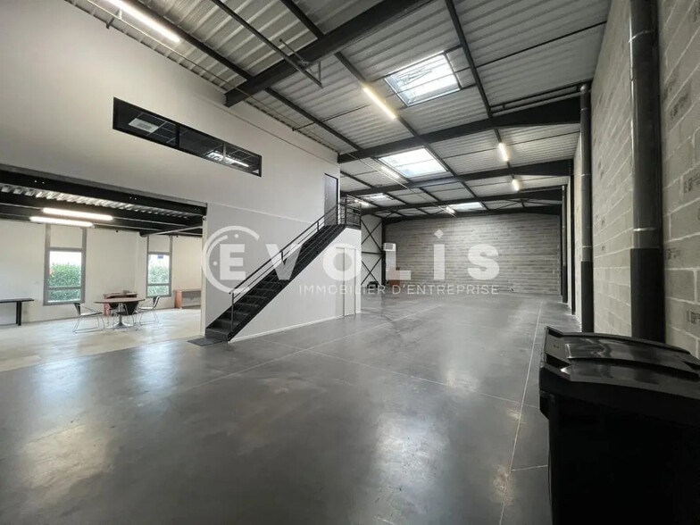 Bureau dans Genas à louer - Photo intérieure - Image 3 de 14