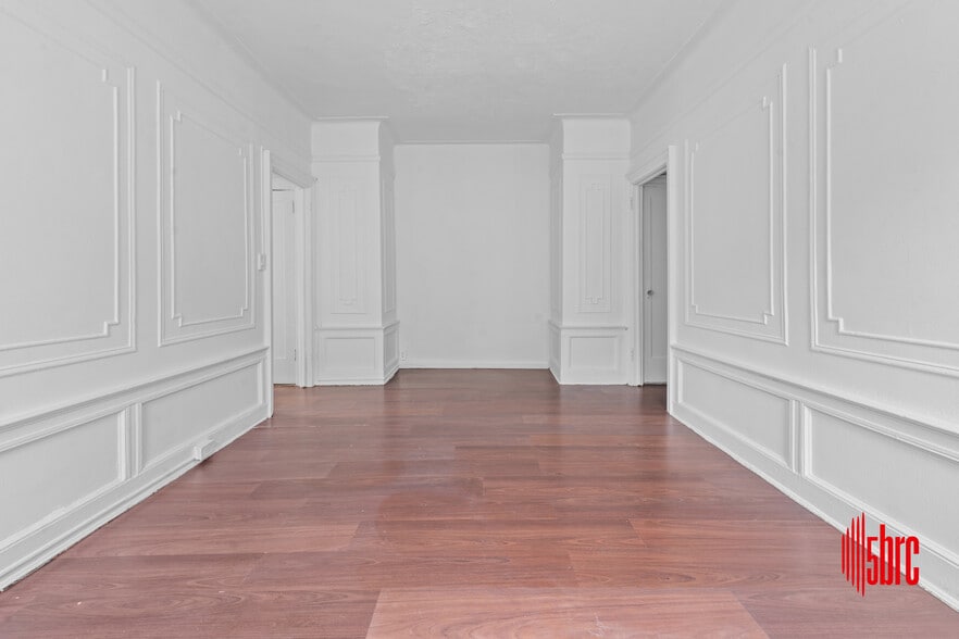 255 E 55th St, Brooklyn, NY for sale - Building Photo - Image 2 of 13