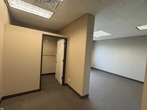 101 W Goodwin Ave, Victoria, TX for lease Interior Photo- Image 2 of 4