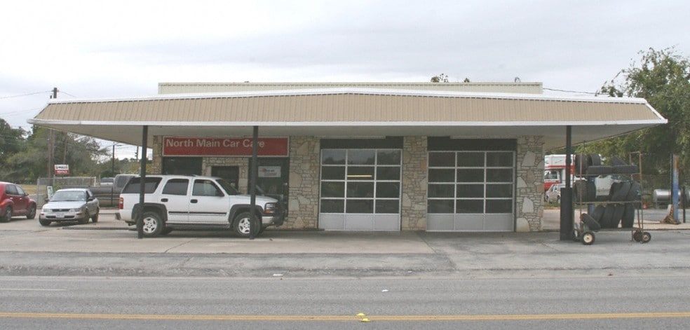 904 N Main, Boerne, TX for sale - Building Photo - Image 1 of 2
