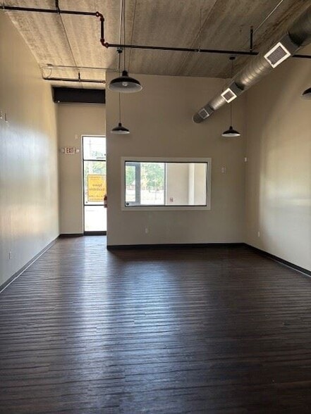 2701 W Michigan Ave, Kalamazoo, MI for lease - Interior Photo - Image 2 of 10