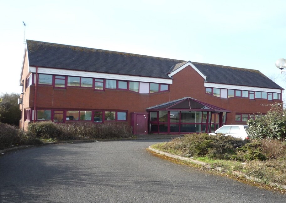 Tything Rd East, Alcester à louer Photo principale- Image 1 de 4