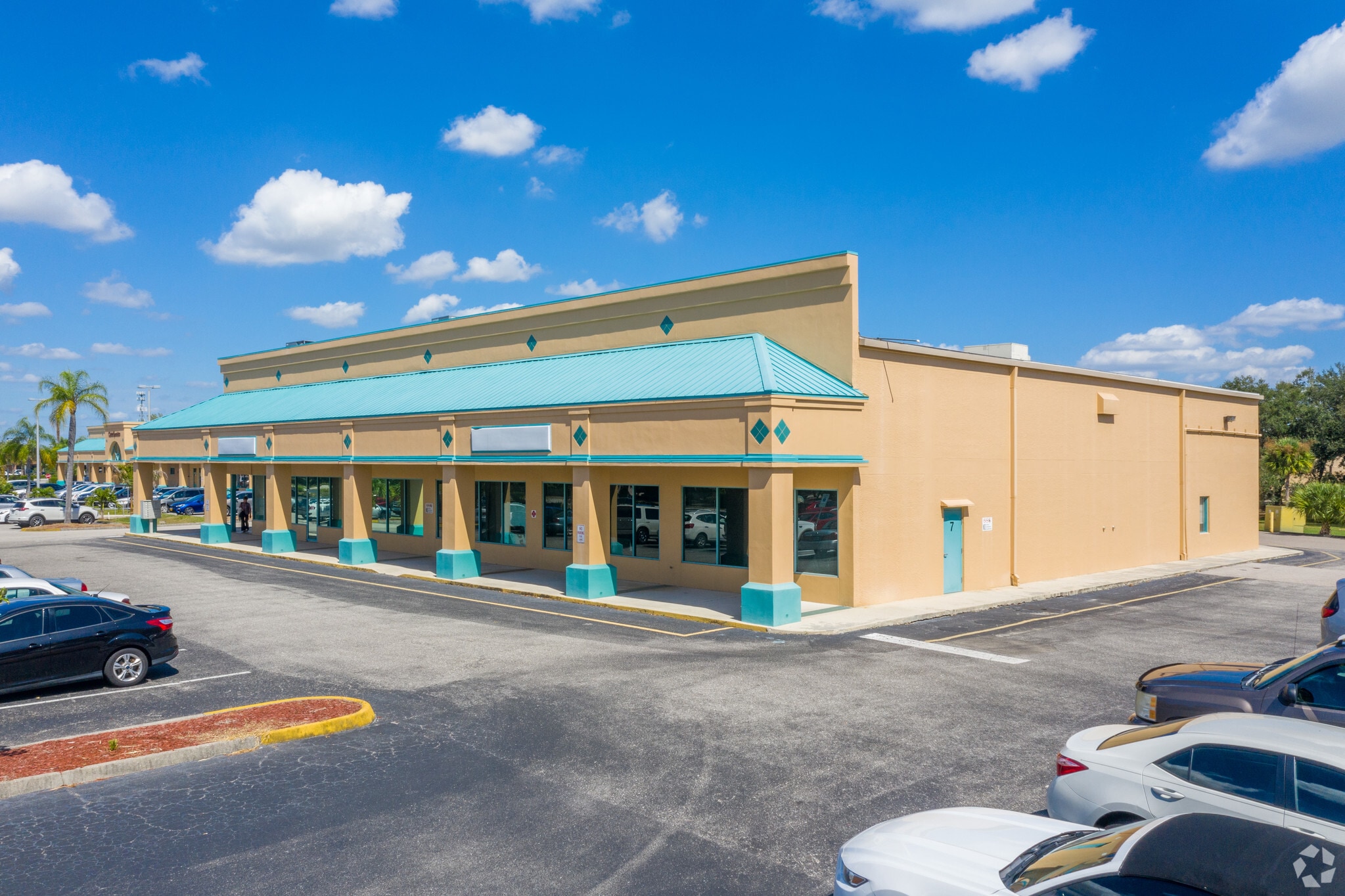 1708 Cape Coral Pky, Cape Coral, FL for lease Primary Photo- Image 1 of 21