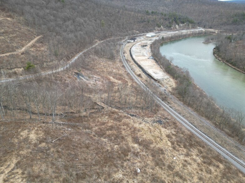 1686 Tipple Rd, Karthaus, PA for sale - Primary Photo - Image 1 of 16