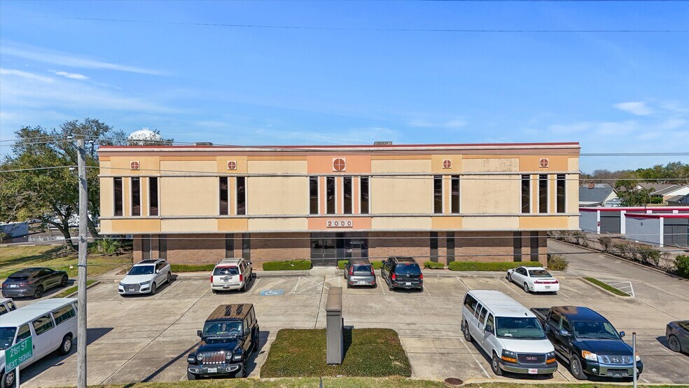 2000 25th Ave N, Texas City, TX à louer - Photo du bâtiment - Image 3 de 35