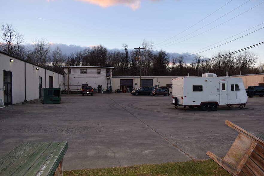 197 Halltown Rd, Harpers Ferry, WV à louer - Photo du bâtiment - Image 3 de 4