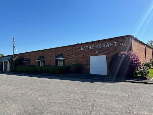 1120 1st St W, Conover, NC for lease - Primary Photo - Image 2 of 2