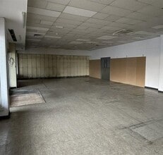 Queens Way, Weston Super Mare for lease Interior Photo- Image 1 of 2