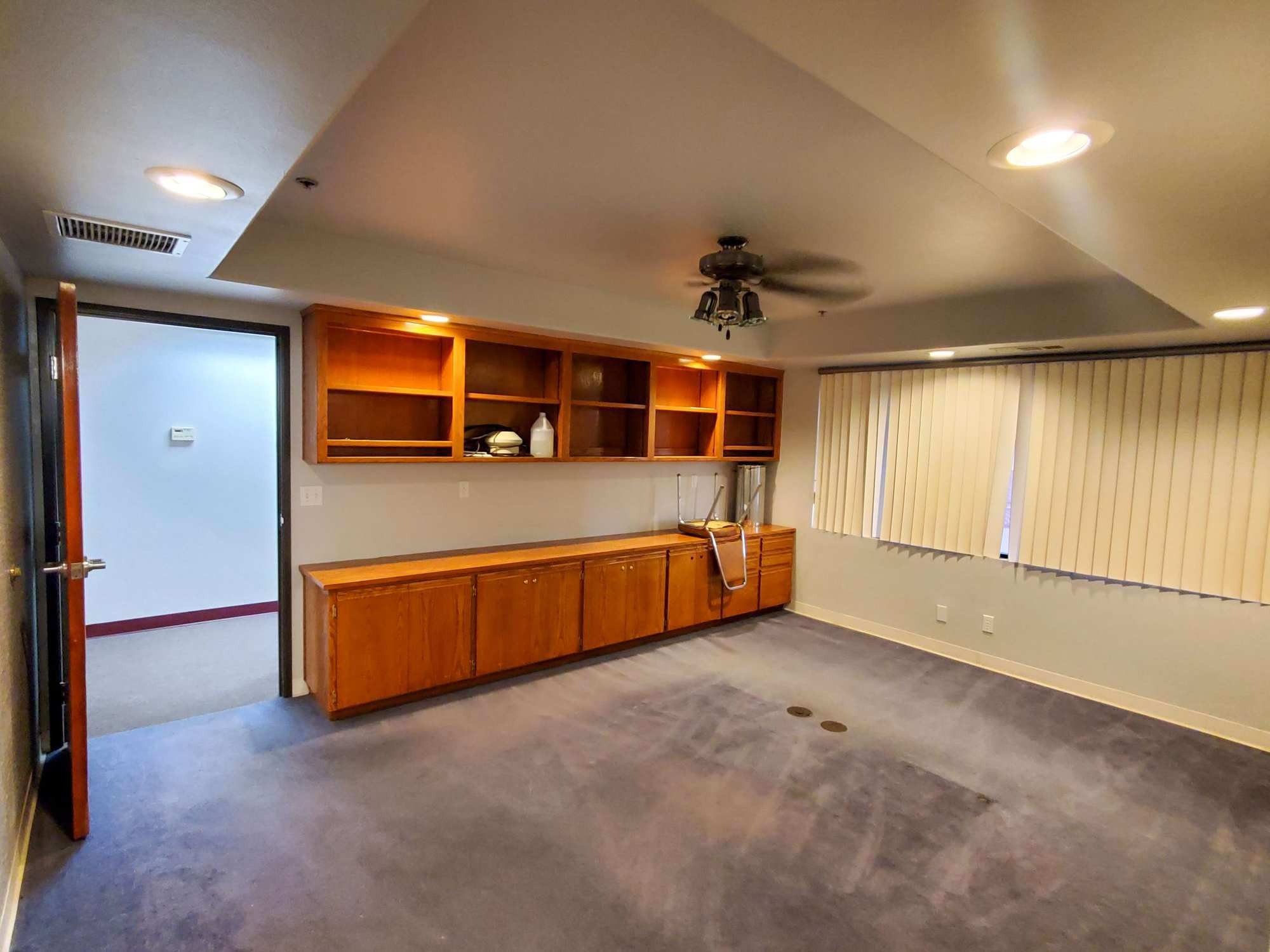 18523 Corwin Rd, Apple Valley, CA for lease Interior Photo- Image 1 of 4