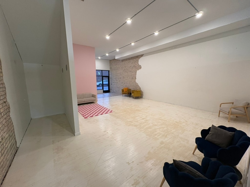 102 State St N, Waseca, MN for sale Interior Photo- Image 1 of 17