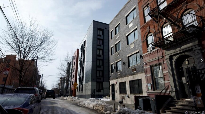 915 Eagle Ave, Bronx, NY à vendre - Photo du bâtiment - Image 2 de 12
