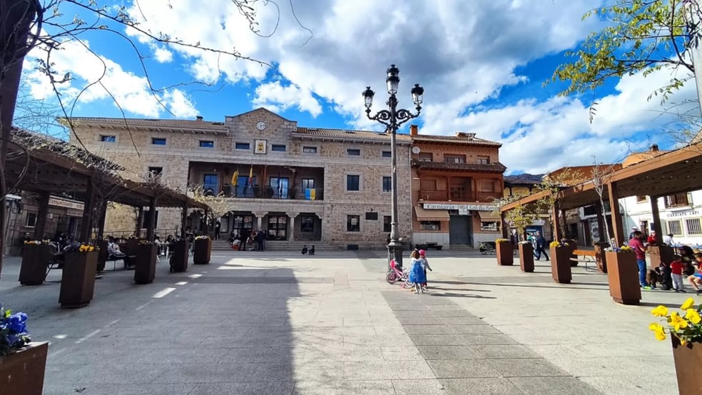 Retail in Manzanares el Real, Madrid for sale - Building Photo - Image 1 of 15