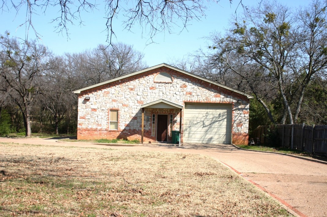 703 Main St, Lake Dallas, TX for sale Primary Photo- Image 1 of 29