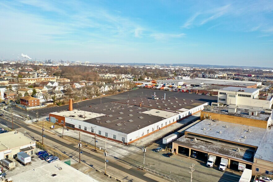 525 W Linden Ave, Linden, NJ à louer - Photo du bâtiment - Image 3 de 5