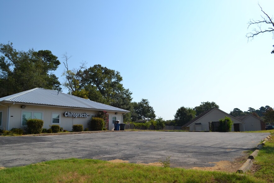 112 N Lee Dr, Gladewater, TX for sale - Building Photo - Image 2 of 13