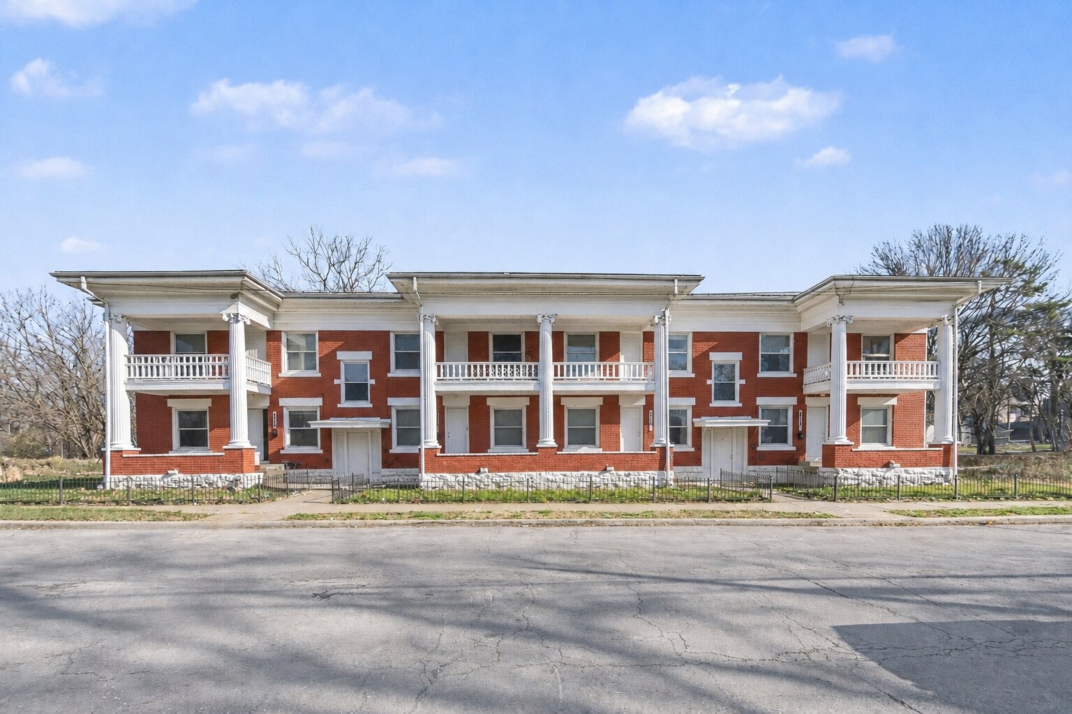 2712 E 26th St, Kansas City, MO à vendre Photo principale- Image 1 de 13