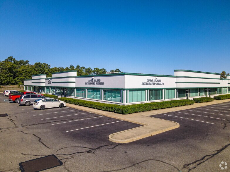 2805 Veterans Memorial Hwy, Ronkonkoma, NY à louer - Photo du bâtiment - Image 2 de 11