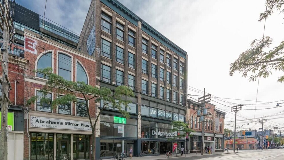 639 Queen St W, Toronto, ON à louer - Vidéo sur l’inscription commerciale - Image 2 de 26