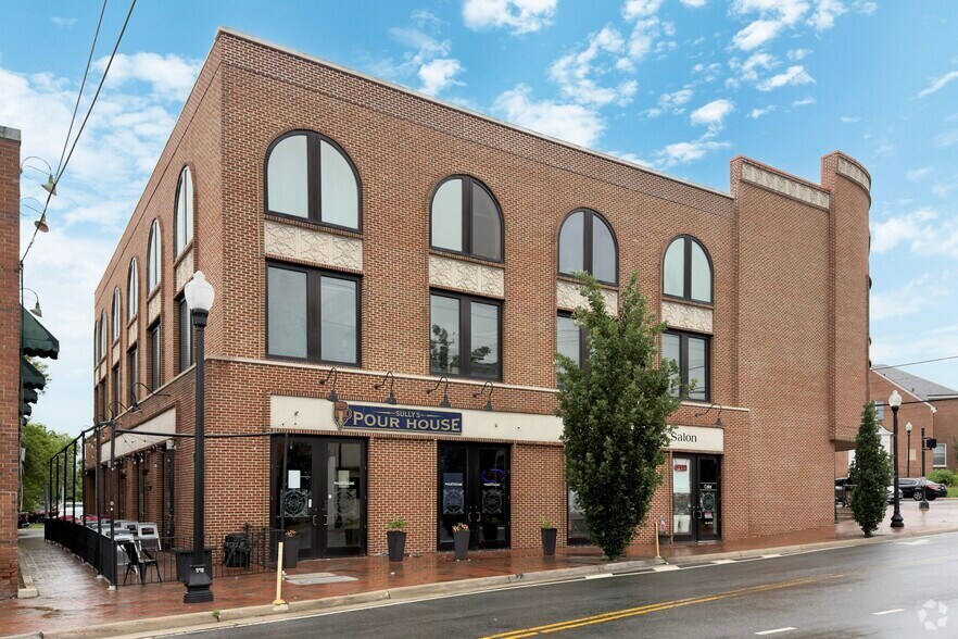 754 Elden St, Herndon, VA à louer - Photo du bâtiment - Image 2 de 3