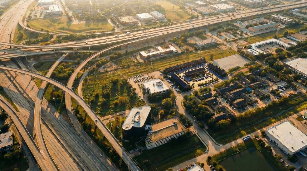 81 Northpoint Dr, Houston, TX à vendre - Photo du bâtiment - Image 2 de 15