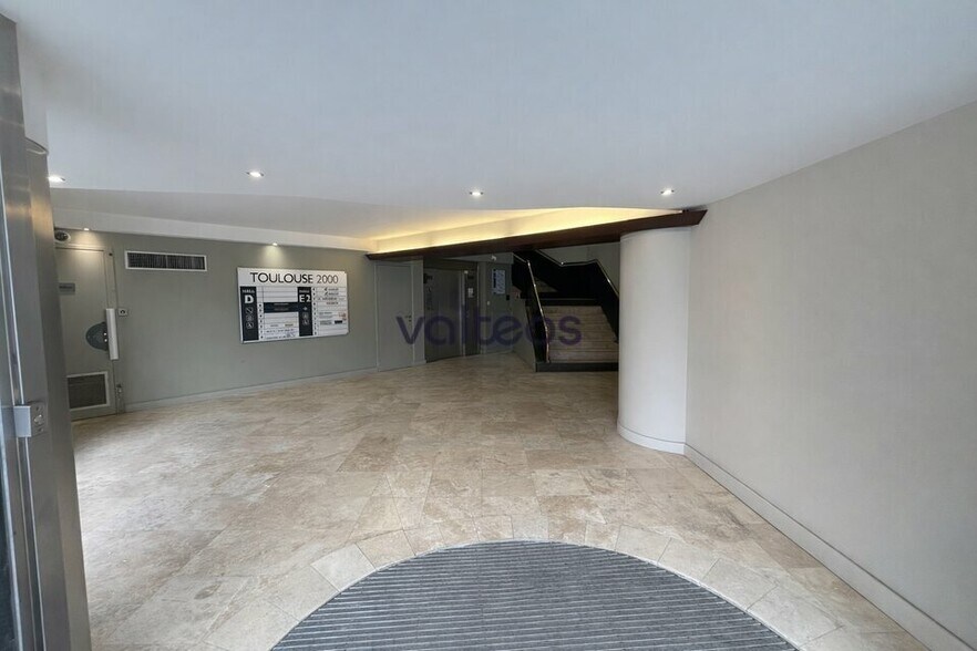 2 Esplanade Compans Caffarelli, Toulouse for lease - Lobby - Image 2 of 12