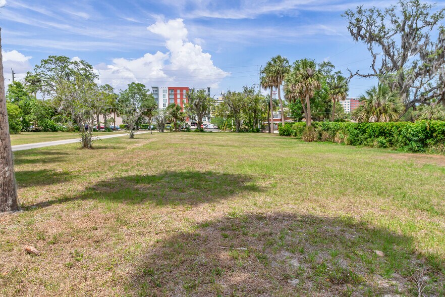 625 E Melbourne Ave, Melbourne, FL à vendre - Photo du bâtiment - Image 2 de 53