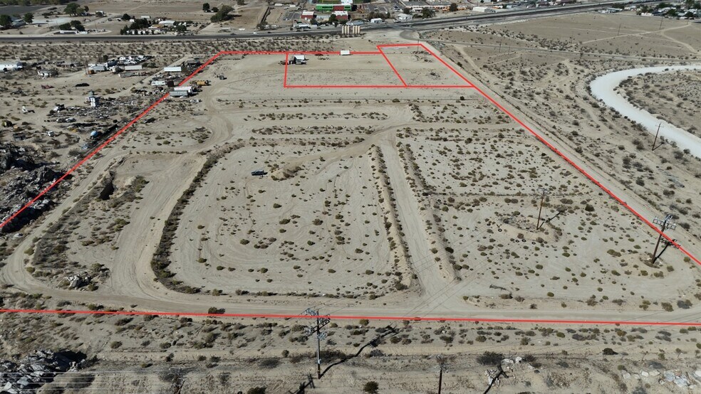 15321 Walton Rd, Oro Grande, CA à vendre - Photo du bâtiment - Image 2 de 10