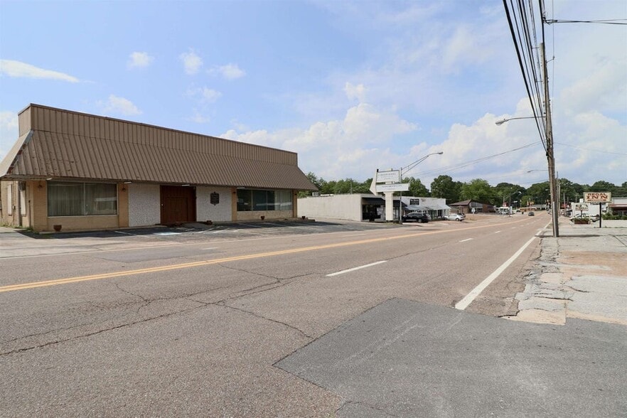 617 N 22nd Ave, Humboldt, TN à vendre - Photo du bâtiment - Image 2 de 15