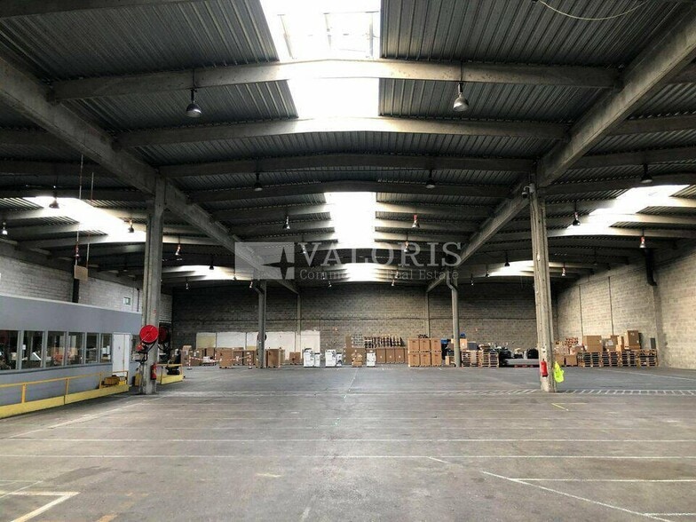 Bureau dans Chassieu à louer - Photo intérieure - Image 3 de 8