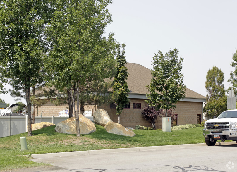 86 S 1250 W, Centerville, UT for lease - Building Photo - Image 3 of 22