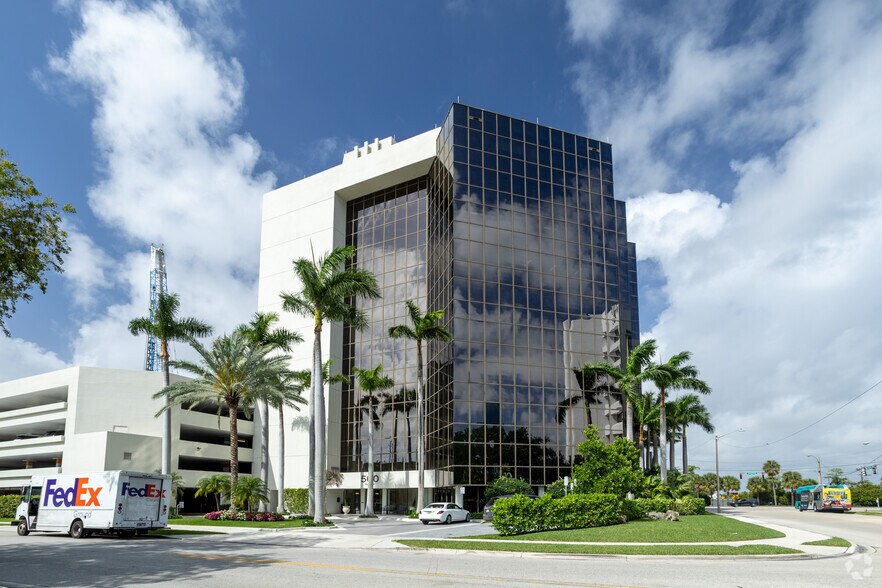 500 S Australian Ave, West Palm Beach, FL à louer - Photo du bâtiment - Image 2 de 9