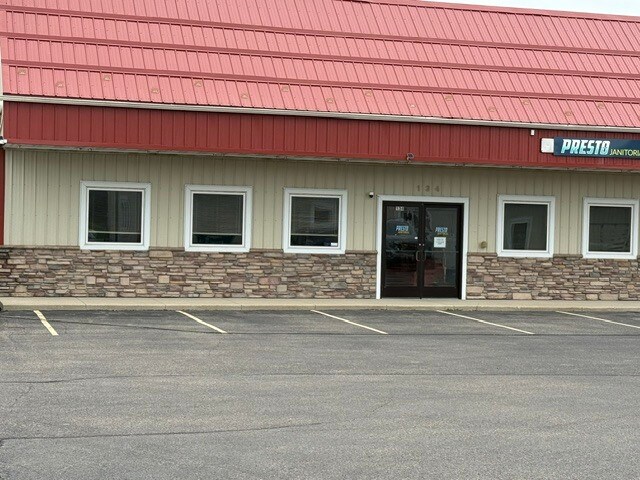 134 26th St NW, Owatonna, MN à louer - Photo du bâtiment - Image 2 de 25
