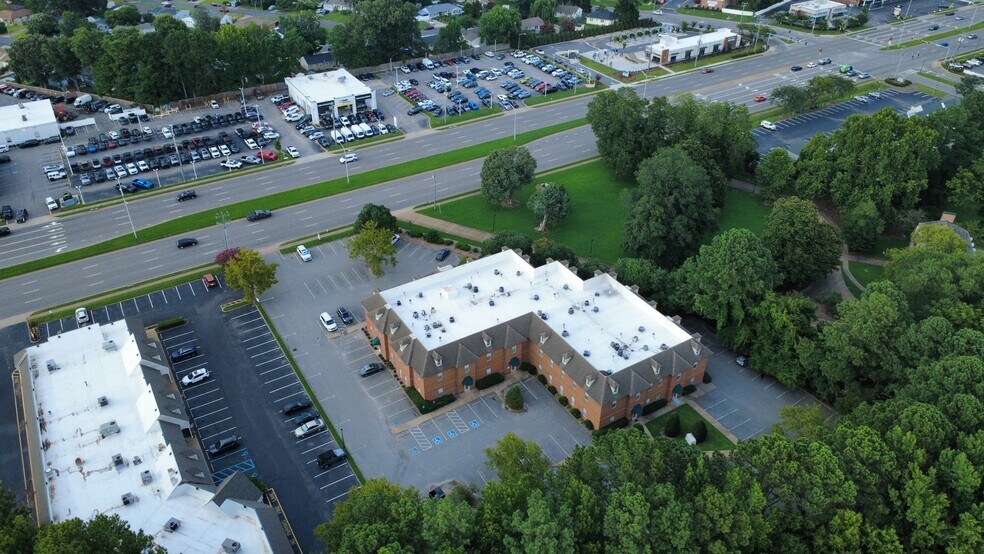 3145 Virginia Beach Blvd, Virginia Beach, VA à louer - Photo du bâtiment - Image 2 de 4