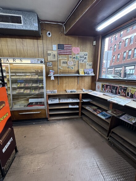 53 Central Ave, Lynn, MA for sale - Interior Photo - Image 3 of 16