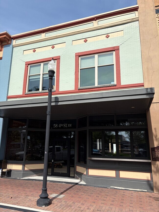 Plus de détails pour 58 4th St NW, Winter Haven, FL - Commerce de détail à louer