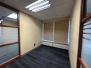 180 Kent St, Ottawa, ON à louer Photo intérieure- Image 2 de 16