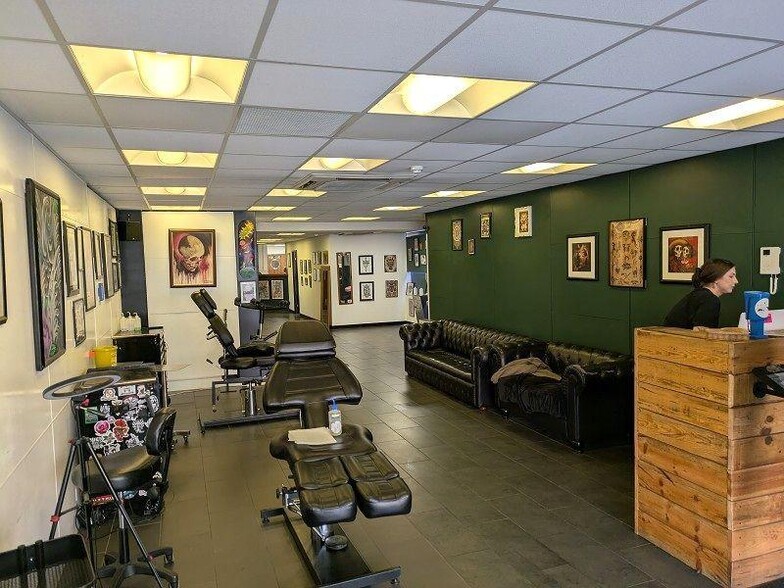 65-67 Whitby Rd, Ellesmere Port à louer - Photo du bâtiment - Image 3 de 14