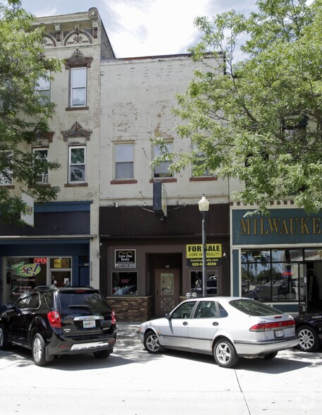 512 N 8th St, Sheboygan, WI à vendre - Photo du bâtiment - Image 3 de 9