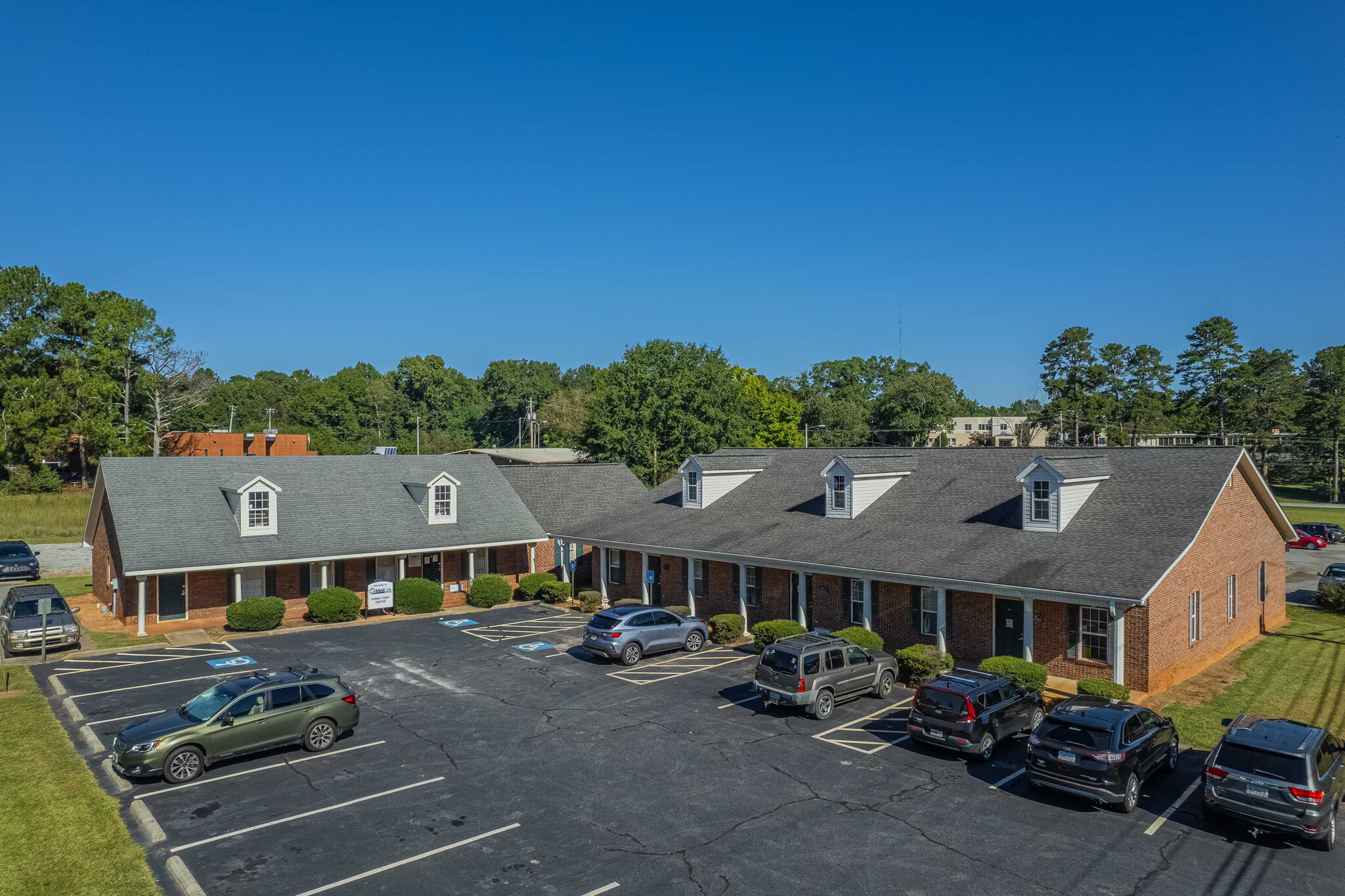 679 Hospital Rd, Commerce, GA for lease Primary Photo- Image 1 of 18