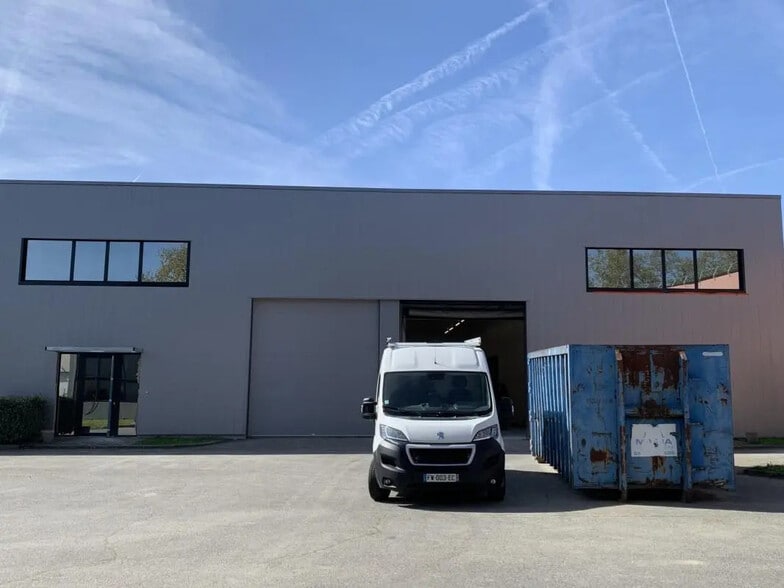 Flex in Toulouse for lease - Building Photo - Image 2 of 15