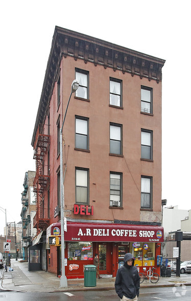 29 5th Ave, Brooklyn, NY for lease - Primary Photo - Image 2 of 4