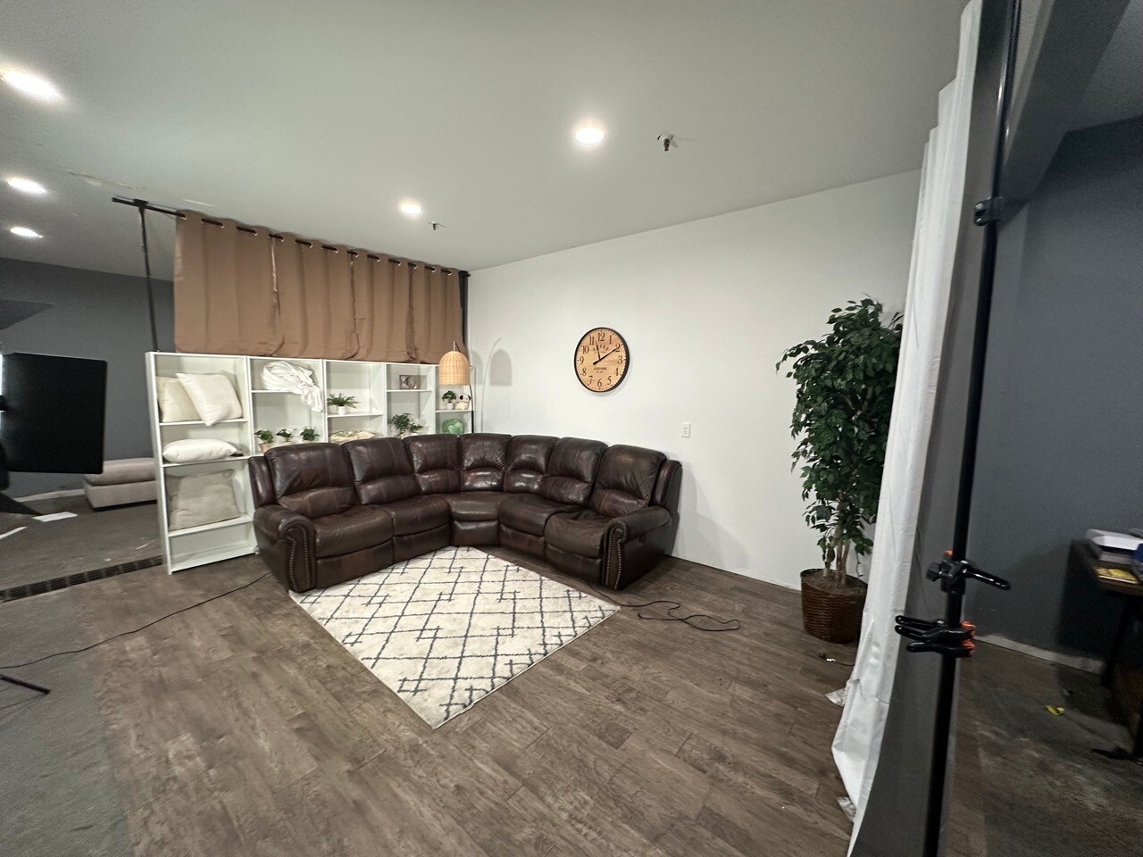 112-118 Jones St, Fuquay Varina, NC for lease Interior Photo- Image 1 of 12