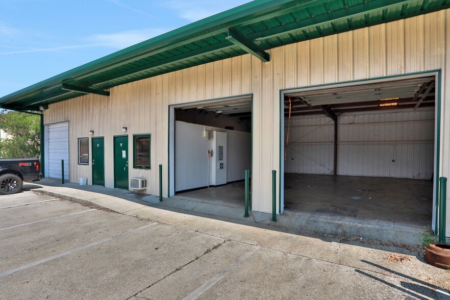 8802 Corporate Square Ct, Jacksonville, FL for lease - Building Photo - Image 3 of 11