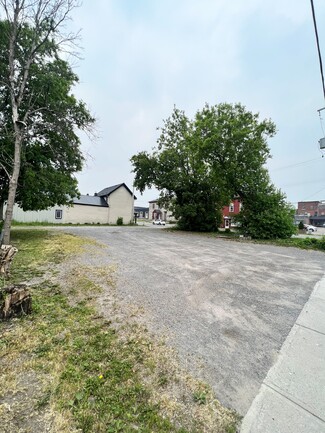 Plus de détails pour 119-125 Daniel St S, Arnprior, ON - Terrain à vendre