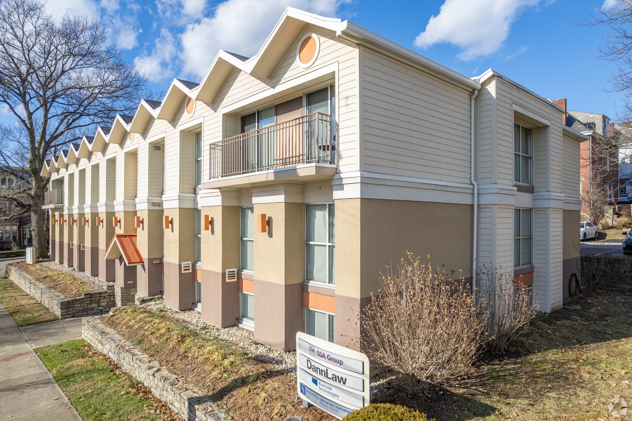 2181 Victory Pky, Cincinnati, OH for lease Building Photo- Image 1 of 10