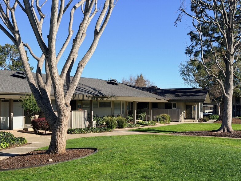877 W Fremont Ave, Sunnyvale, CA à louer - Photo du bâtiment - Image 2 de 5