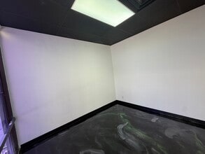 1555 E Flamingo Rd, Las Vegas, NV for lease Interior Photo- Image 1 of 5