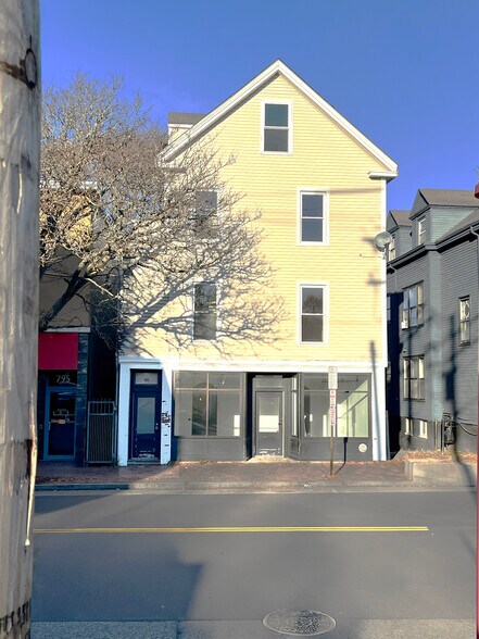 785 Congress St, Portland, ME à louer - Photo du bâtiment - Image 1 de 4