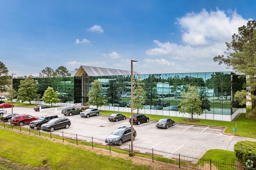 17270 Red Oak Dr, Houston, TX à louer - Photo du bâtiment - Image 3 de 7