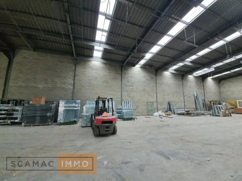 Industrial in Saint-Germain-lès-Arpajon for lease - Interior Photo - Image 3 of 31